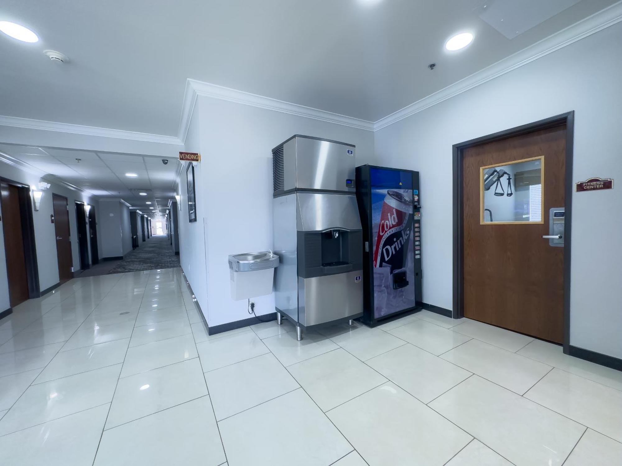 American Hotel 3*
